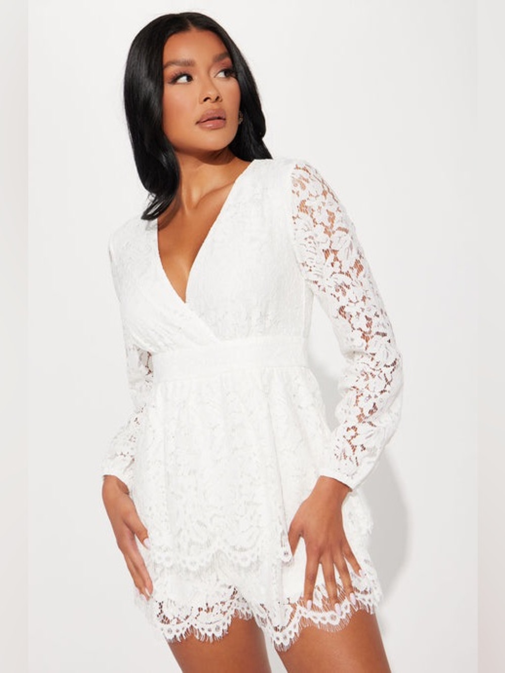 Fashion Nova White Lace Long Sleeve V-Neck Romper size M Scalloped Hem Eleg NWT